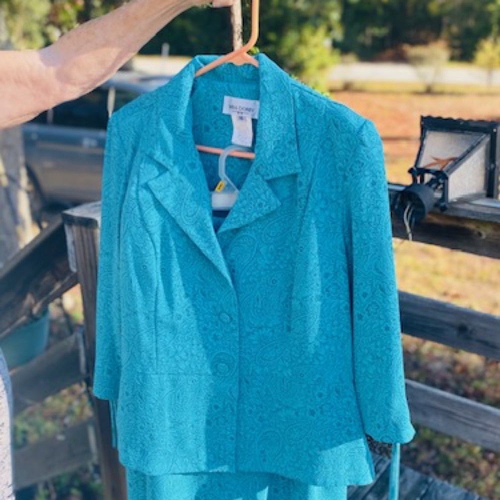 Beautiful skirt and top size 16